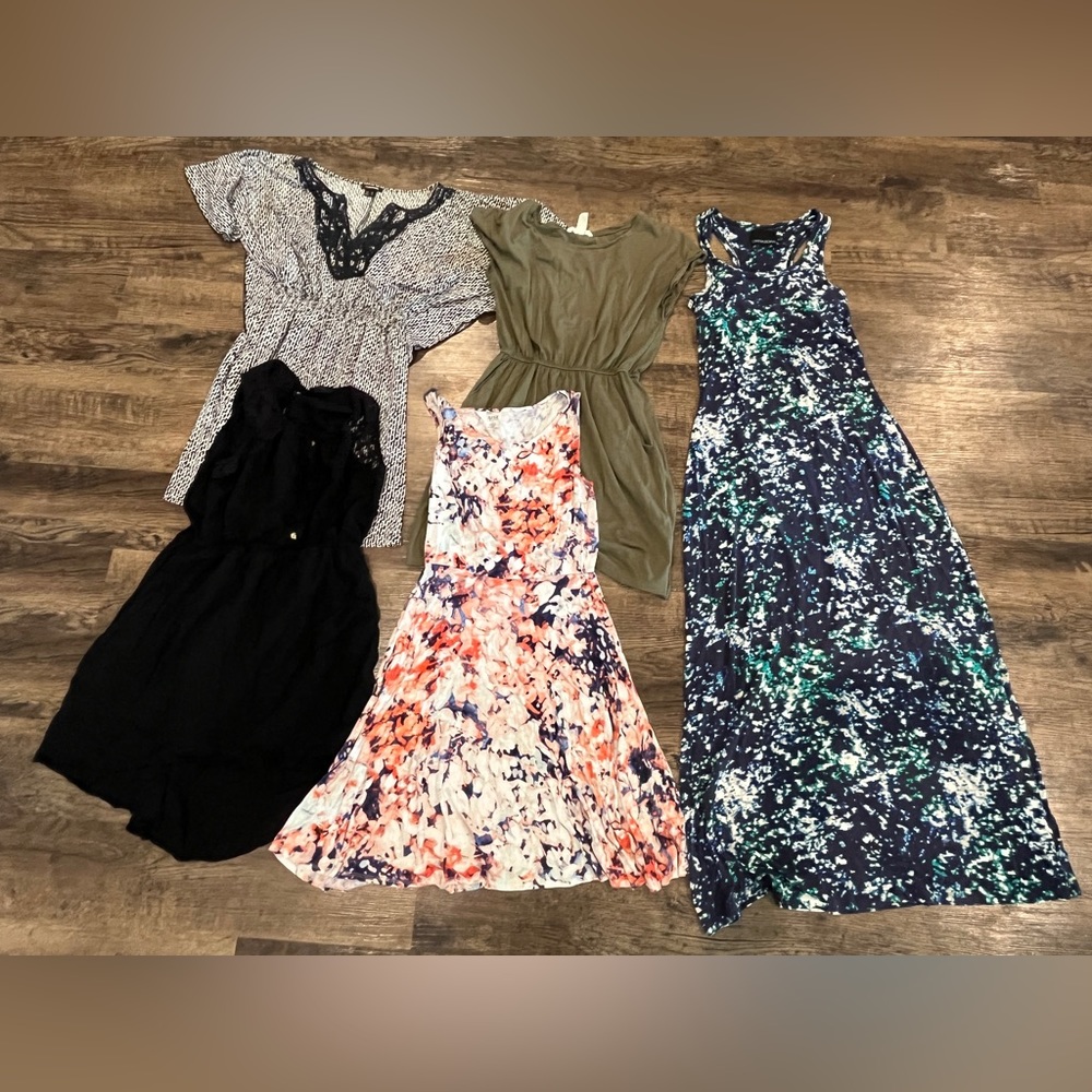 Beautiful Spring/Summer Dress Lot Size Small